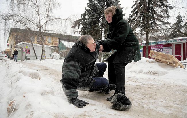 В Києві сьогодні очікується ожеледиця та сніг