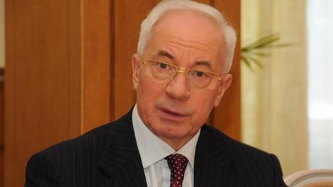 Азарова допитають в суді по справі Януковича