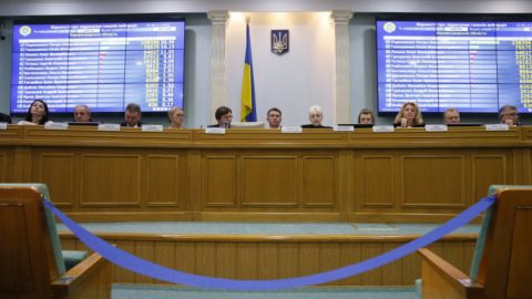 ЦИК утвердил сметы избирательных округов на 100 млн гривен