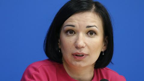 Мінськ отримує вигоди від проведення переговорів ТКГ, - Айвазовська