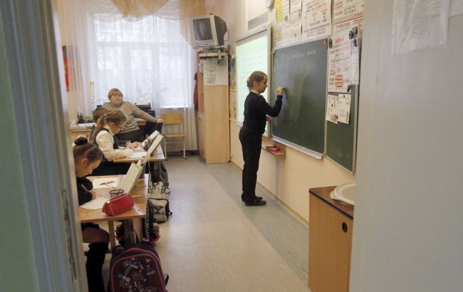 У Польщі не відкриють школи та дитсадки до кінця травня