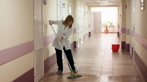 "Принудительная инъекция Пшонки": украинцев шокировала люстра в областной больнице (фото)