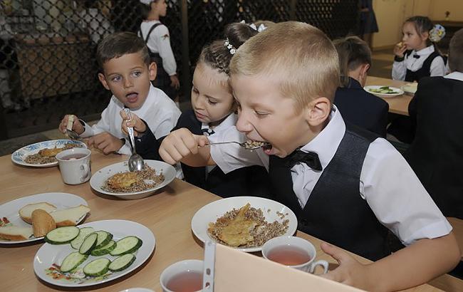 у МОЗ намір поліпшити харчування в школах і дитсадках