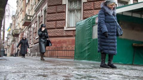 Синоптики попереджають про ожеледицю на дорогах Києва