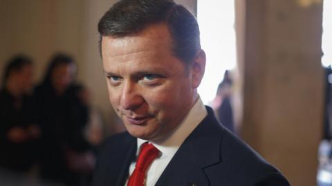 "Это тот самый Боря?": сеть всколыхнуло фото поцелуя Ляшко с его другом