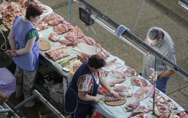 В Ужгороді на ринку продають м'ясо з трупом
