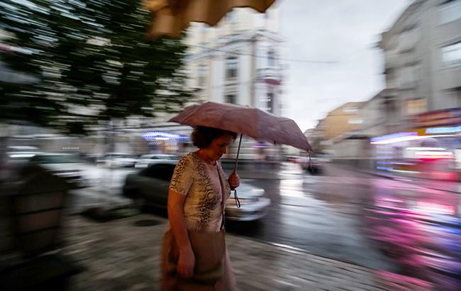 Погода на сегодня: в Украине местами дожди с грозами, температура до +34