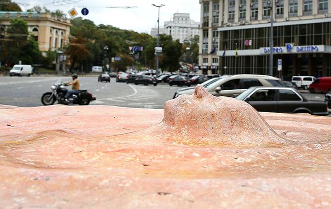 У Києві знайшли зниклу з Майдану скульптуру французького художника часів Революції гідності