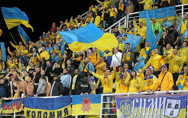 У Києві розпочався марш вболівальників перед матчем збірної України