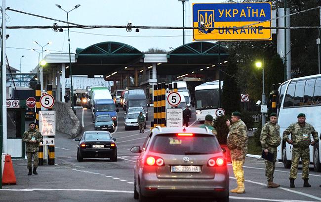 На кордоні з Польщею у пункті пропуску "Шегині" уповільнено рух транспорту