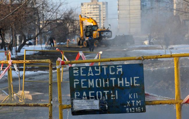 В Киеве образовался гейзер из-за прорыва трубы