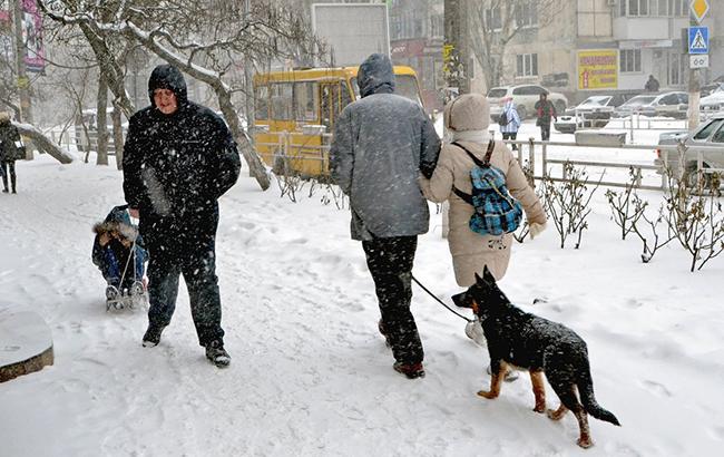 Погода в Украине: местами дожди с мокрым снегом, температура до +13