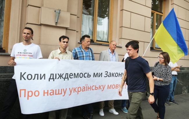 У президента пообіцяли швидке підписання закону про мову