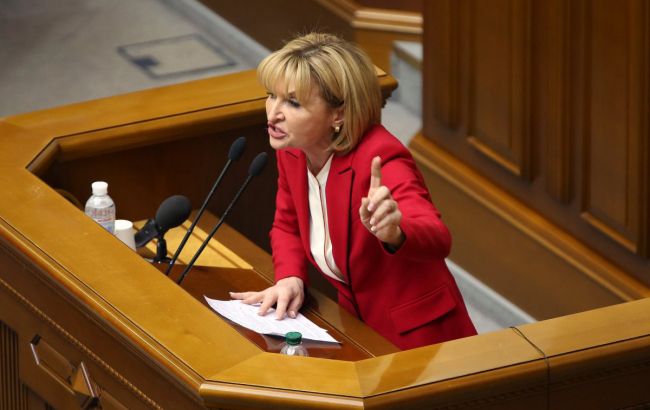 Раде предлагают прекратить депутатские полномочия Луценко