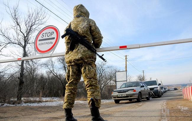 Боевики продолжают искусственно создавать очереди на блокпостах на Донбассе