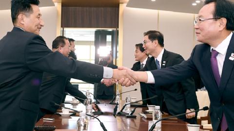 КНДР відправить на Олімпіаду до Південної Кореї 230 уболівальників