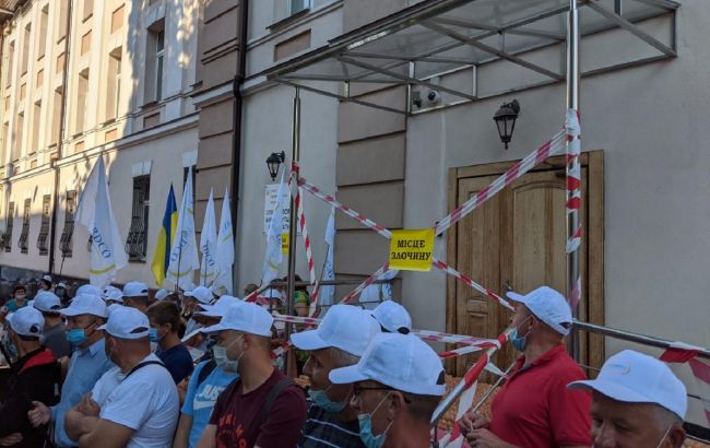 "Укрлендфарминг" продолжает блокировать САП с требованиями выполнить решение суда