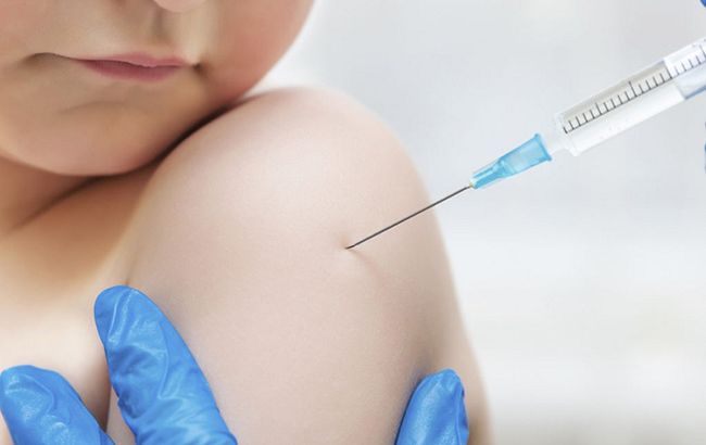 Под Хмельницким ребенок умер сразу после укола: названа причина