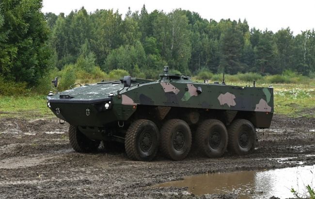 БТР Patria отримав дистанційне керування з рекордною дальністю: чи є вони в Україні