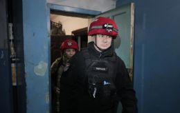 Нічний обстріл Запоріжжя: пошкоджені понад десяток будинків, заклад освіти та авто (фото)