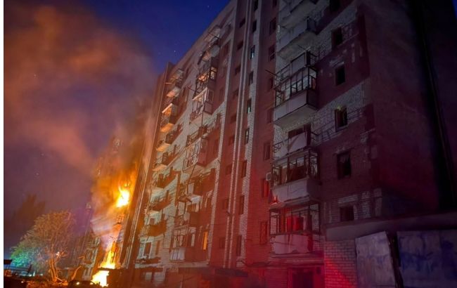У Краматорську жертва та 15 поранених: РФ вдарила вдарила КАБами по багатоповерхівці