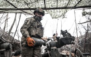 Британський завод снарядів для України буксує вже півроку: що сталося