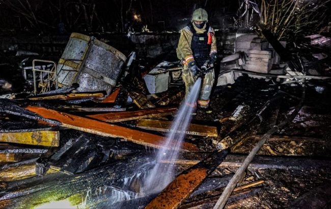 В ГСЧС показали фото последствий атаки РФ по Харькову: что известно
