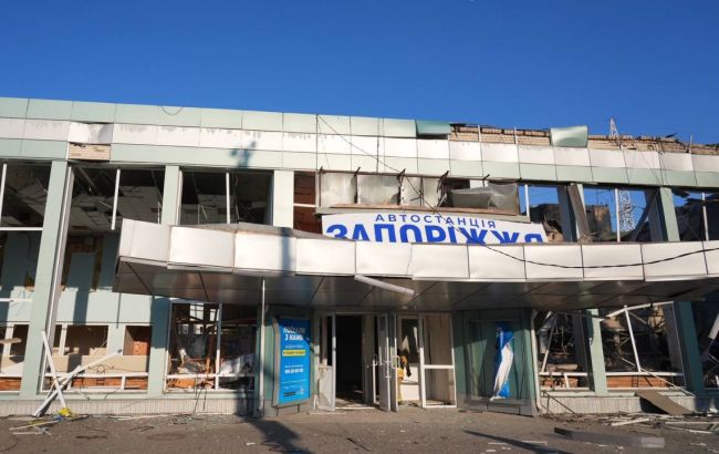 Откровенный террор: момент прилета по автовокзалу в Запорожье попал на видео