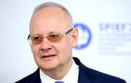 У Путіна стверджують, що літати в Росію попри дрони України безпечно