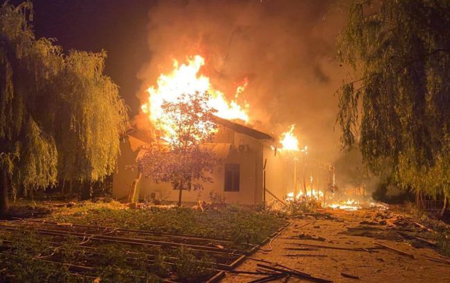 Россия ночью атаковала Одесскую область: повреждены дачи и авто