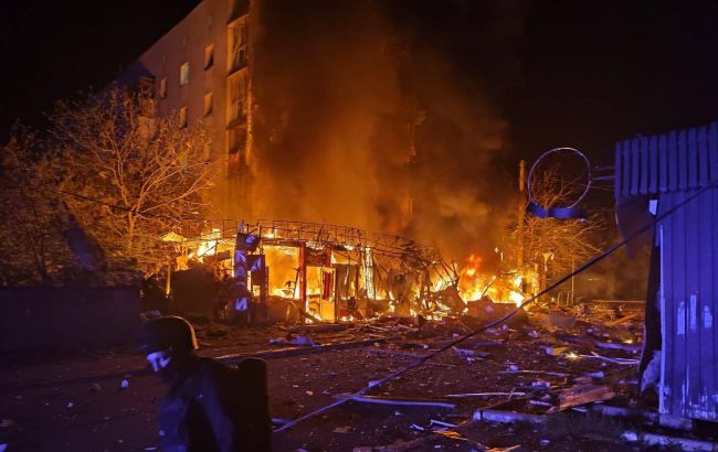 Наслідки атаки РФ на Київську область: пошкоджено будинки, є постраждалі