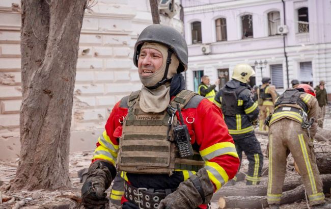 "Тролейбус смерті", десятки жертв і реакція на балістичний терор у Сумах: головне