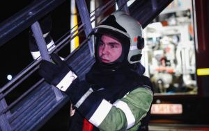 У Харкові після вечірньої атаки РФ сталася пожежа: у ДСНС показали фото наслідків