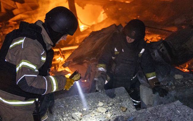 Пожежі, руйнування та жертви: все про атаку РФ на Київ, Одесу, Харків та інші міста