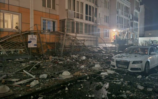 Нічна атака РФ на Одесу: горить багатоповерхівка, пошкоджено інфраструктуру