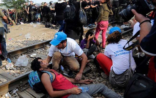 Мигранты из Греции прорвались в Македонию