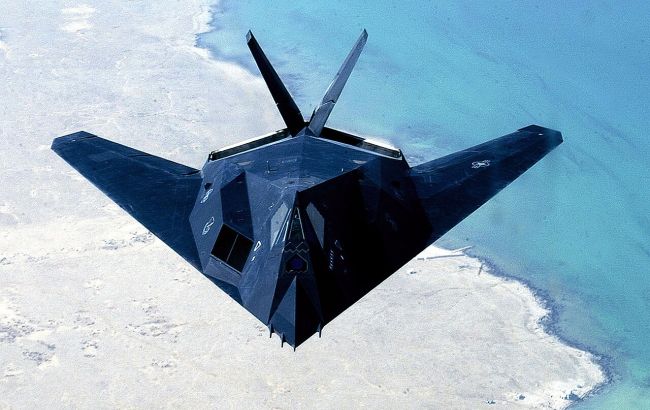 Таємничий дрон, схожий на американський F-117 Nighthawk, атакував НПЗ в Уфі