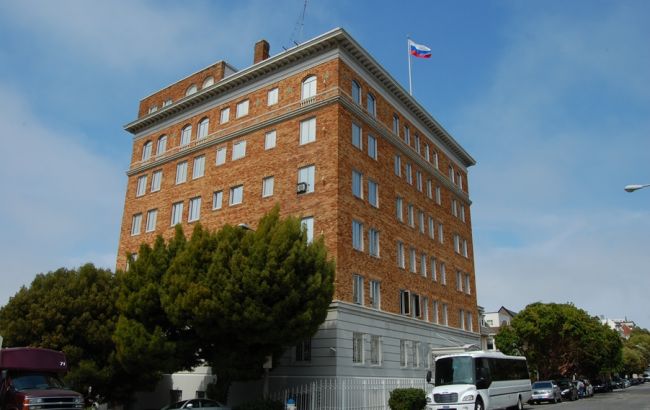 США закрили п'ять консульств Росії