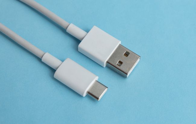 Apple вирішила випускати iPhone 15 з роз'ємом USB-C, - Bloomberg