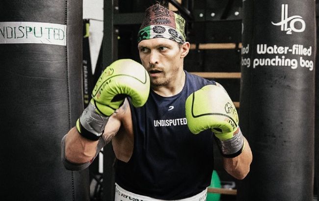 З'ясовуємо, хто крутіший: Усик провів бій з Ломаченко без рингу і рукавичок