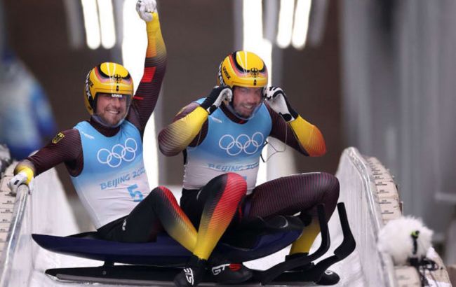 Олимпийские игры-2022: немецкие саночники триумфовали в мужских "двойках"