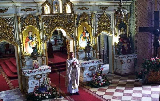 "Ми дуже просимо". В Ужгороді священик закликав, щоб Бог помирив "два братні народи"