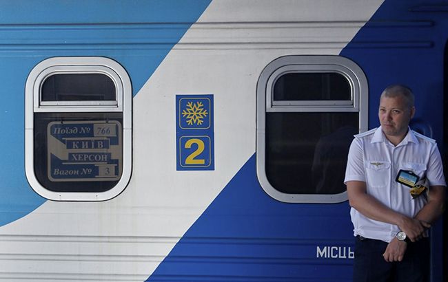 "Укрзализныця" назначила на август дополнительный поезд из Николаева в Херсон