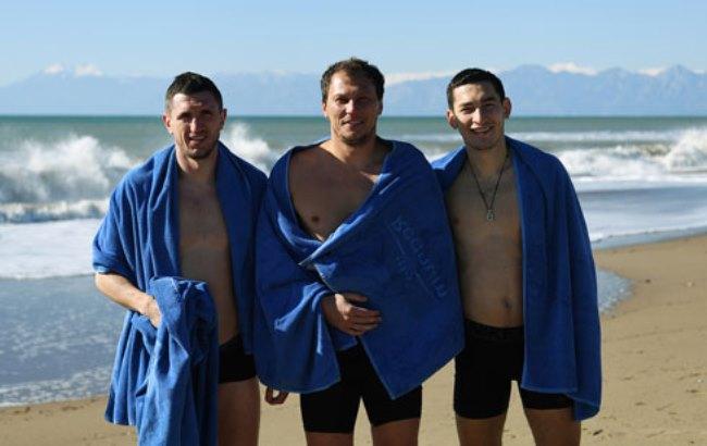 Крещение 2018: игроки "Шахтера" окунулись в Средиземное море