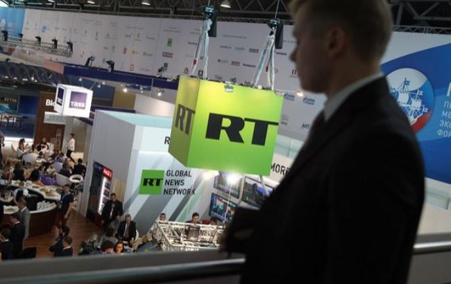 Блокування рахунків Russia Today викликала більший резонанс в мережі, ніж смерть Мотороли