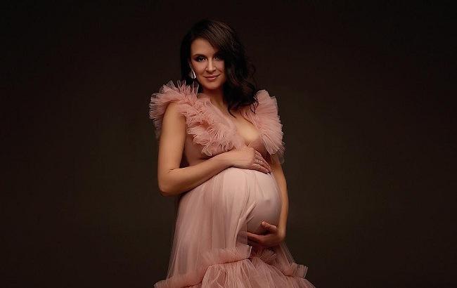 "Сиди вдома": Хамайко розкритикували в мережі за ранній вихід на роботу після пологів