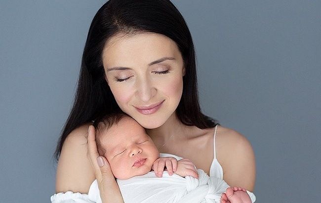 Валентина Хамайко растрогала сеть нежной съемкой с новорожденным сыном