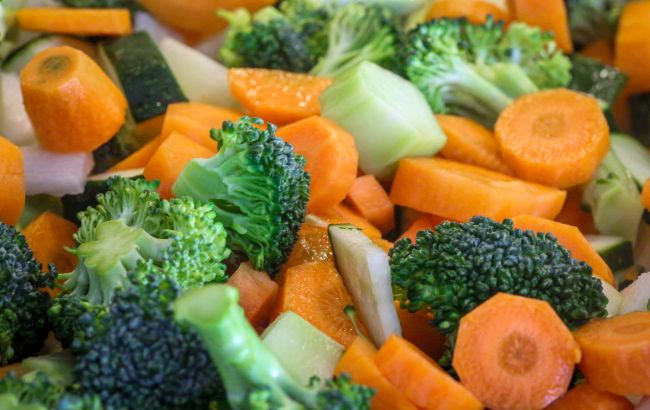 Как сварить морковь для салата и сберечь все витамины: самые простые способы
