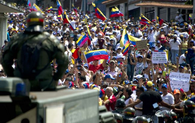 В Венесуэле во время протестов задержали более 300 человек