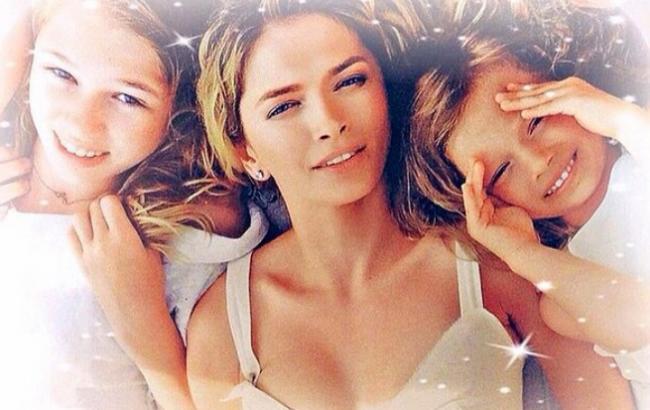 Брежнєва показала в Instagram підрослу красуню-дочка